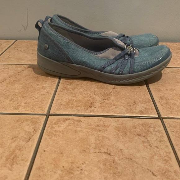 Bzees Niche Slip-On Comfort Shoes - Picture 5 of 10